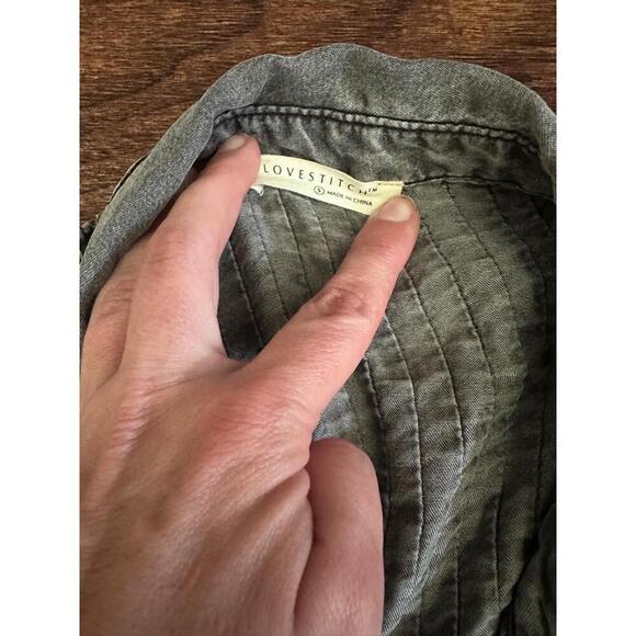 LOVESTITCH Womens Size S Grey Black Acid Wash Distressed Roll Up Shirt - Picture 3 of 4